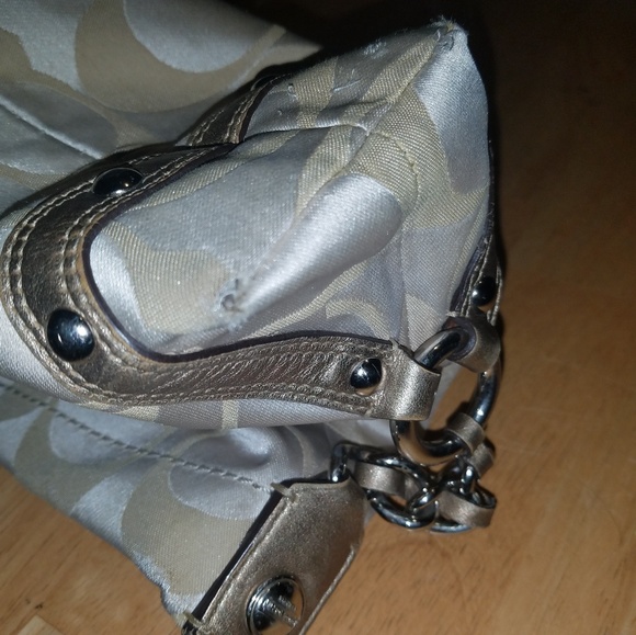 Coach purse - Picture 4 of 7